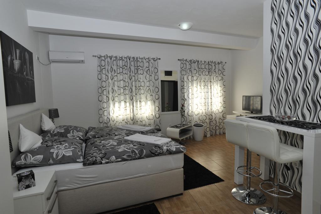 Apartment Jovana Nikšić Chambre photo