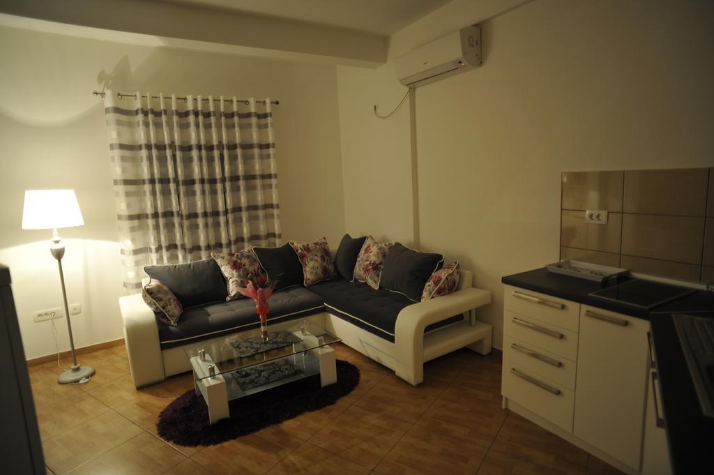 Apartment Jovana Nikšić Chambre photo