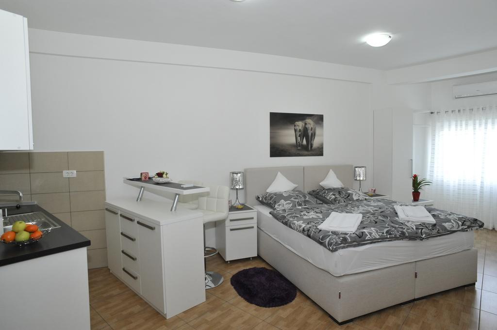 Apartment Jovana Nikšić Chambre photo