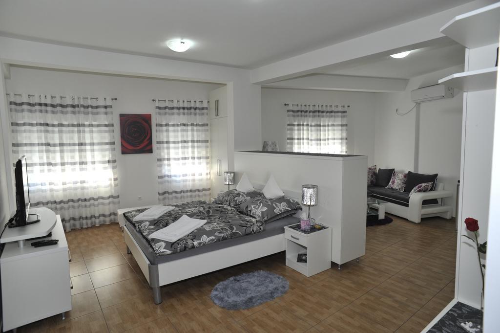Apartment Jovana Nikšić Chambre photo